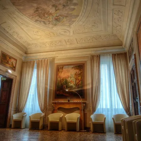 Palazzo Maffei Pensionat