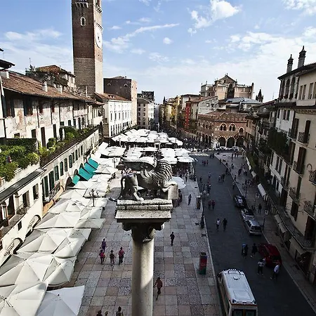 Palazzo Maffei Pensionat *