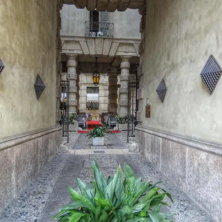 Palazzo Maffei Pensionat Verona