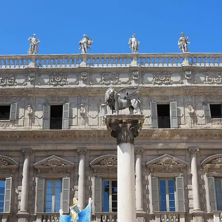 Palazzo Maffei Pensionat *