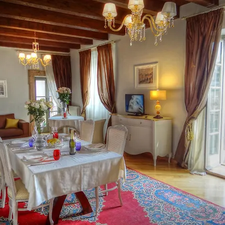 Palazzo Maffei Pensionat *